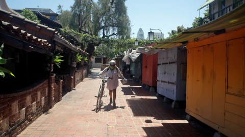 shops-in-placita-olvera-face-closures-due-to-lack-of-visitors