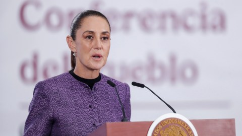 sheinbaum-celebrates-the-truce-between-iran-and-the-us-and-highlights-the-drop-in-oil-prices