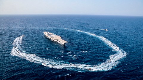 iran-closes-the-strait-of-hormuz-after-israeli-attacks-in-lebanon