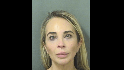 they-search-in-florida-for-a-woman-accused-of-millionaire-fraud-to-pay-for-luxuries-and-surgeries