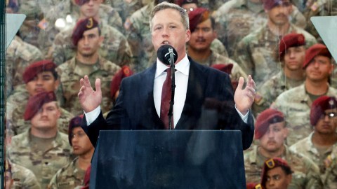 the-secretary-of-the-army-rules-out-resigning-in-the-midst-of-a-crisis-at-the-pentagon
