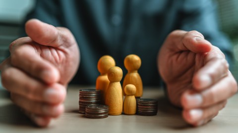 raising-a-child-in-the-us-could-now-cost-up-to-$300,000,-according-to-a-recent-study