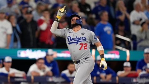 miguel-rojas-plays-with-dodgers-after-the-sudden-death-of-his-father