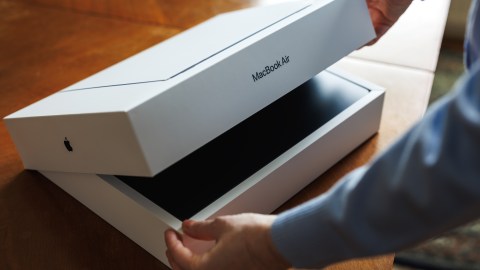 it-happened-with-iphones-and-now-it-comes-to-laptops:-your-next-device-may-not-include-its-charger