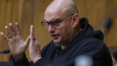 john-fetterman-once-again-turns-his-back-on-the-democratic-blueprint-that-aims-to-stop-the-attacks-in-iran