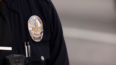 how-much-does-a-police-officer-earn-in-california:-salaries-and-benefits