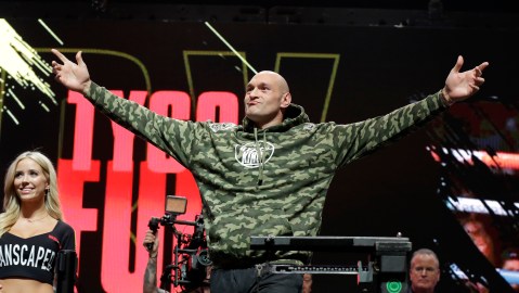 tyson-fury-is-ready-to-knock-down-arslanbek-makhmudov-in-his-return-to-the-ring