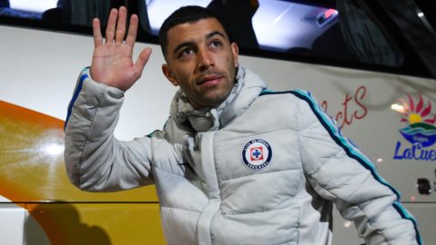 erik-lira-stands-up-for-larcamon-in-cruz-azul-in-the-face-of-rumors-of-his-dismissal