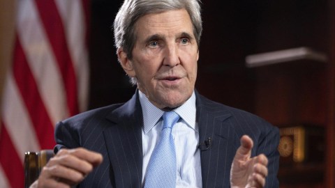 john-kerry-dismissed-donald-trump’s-claim-to-see-iran-as-a-nuclear-threat