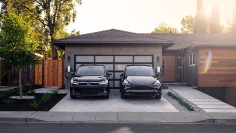alarming:-tesla-accumulates-thousands-of-unsold-cars-in-2026