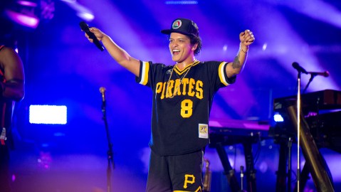 with-a-parade-and-a-street-named-after-him,-bruno-mars-was-proclaimed-the-“king-of-las-vegas”