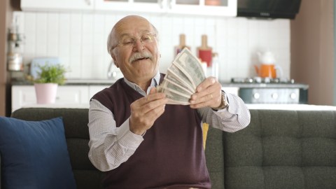 social-security:-who-can-collect-up-to-six-months-of-retroactive-payments