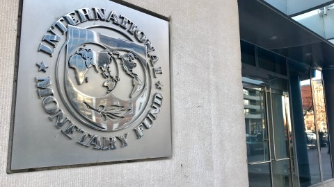 imf-cuts-its-global-gdp-growth-forecast-to-3.1%-by-2026