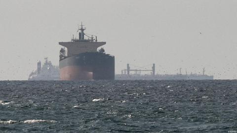 iran-threatens-to-blockade-the-entire-persian-gulf,-the-sea-of-oman-and-the-red-sea