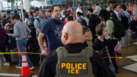 why-more-and-more-tourists-avoid-traveling-to-the-us