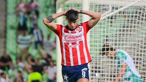 the-cycle-has-closed:-chivas-and-alan-pulido-terminate-their-contract-early