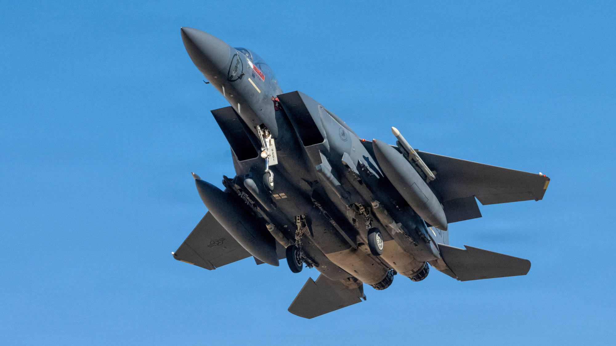 trump-announces-the-rescue-of-the-second-crew-member-of-the-f-15-fighter-plane-shot-down-by-iran