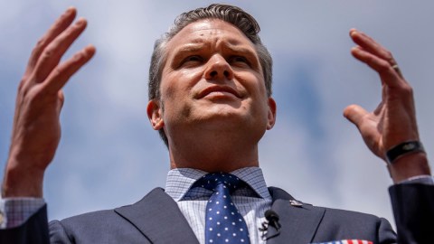 pete-hegseth’s-mysterious-sermon-generates-controversy:-did-he-quote-the-bible-or-pulp-fiction?