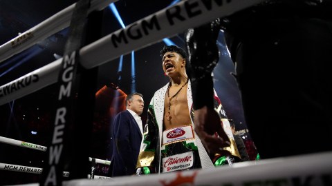 jaime-munguia-and-toro-resendiz-held-an-intense-meeting-in-los-angeles