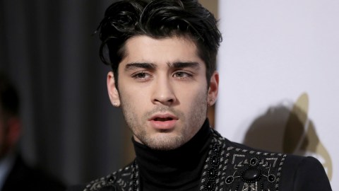 “it-hurts-me-not-to-see-them”:-zayn-malik-explains-his-hospitalization-and-cancels-multiple-appearances