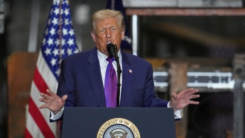 trump-promises-to-reveal-“very-interesting”-ufo-files-soon