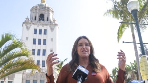 caitlyn-jenner-turns-to-donald-trump-to-ask-for-help-correcting-the-gender-on-her-passport