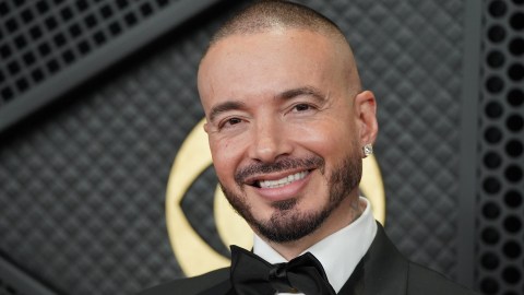 j-balvin-visited-an-old-man-in-colombia-and-made-the-residents-dance-with-his-music