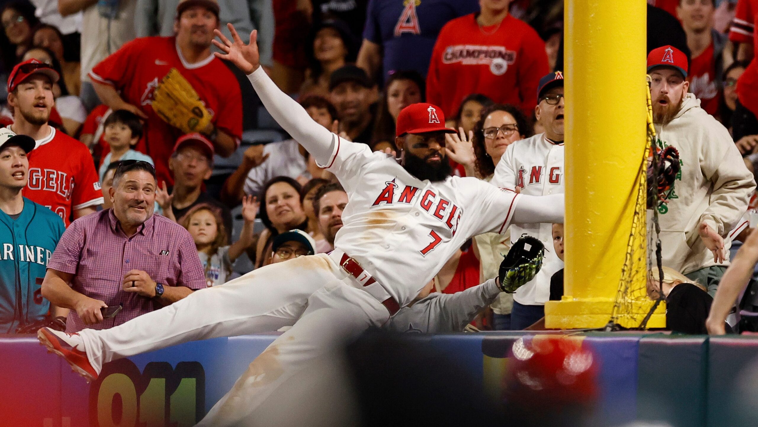 jo-adell-spectacularly-steals-three-home-runs-and-sustains-the-angels’-victory