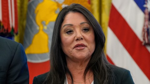 secretary-of-labor,-lori-chavez-deremer,-resigns-amid-investigations-against-her