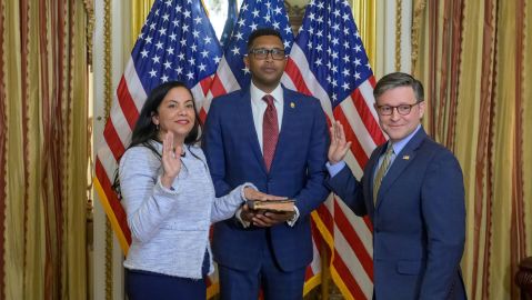 analilia-mejia-takes-office-in-congress-and-strengthens-the-hispanic-caucus