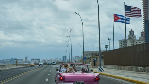 the-us-proposes-to-bring-free-superhighway-to-cuba-with-starlink