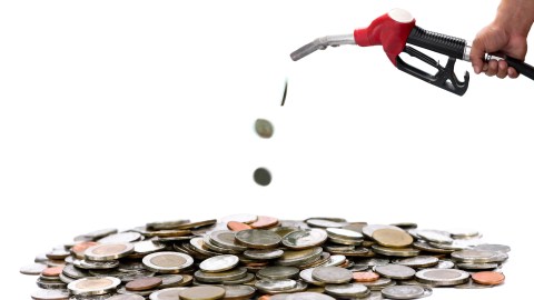 will-the-price-of-gasoline-drop-below-$3-per-gallon-this-year?-this-is-what-the-experts-say