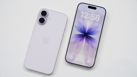 apple-quietly-patched-the-vulnerability-that-allowed-the-fbi-to-test-out-“deleted”-signal-messages-on-an-iphone