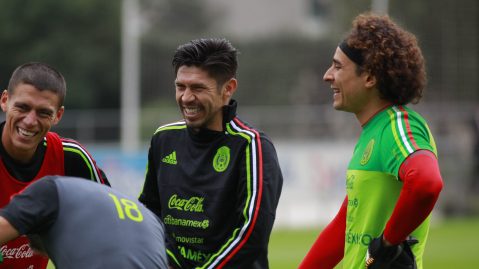 oribe-peralta-questions-guillermo-ochoa’s-call-to-the-2026-world-cup