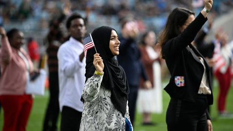 trump-administration-accelerates-revocation-of-citizenship-and-targets-hundreds-of-citizens