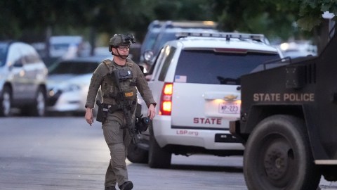 shooting-at-louisiana-shopping-center-leaves-several-people-injured