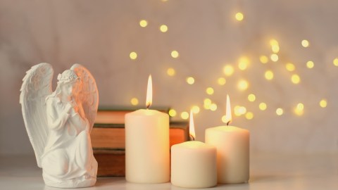 how-to-prepare-a-candle-to-ask-for-the-protection-of-angels