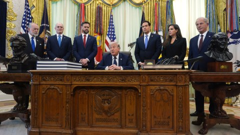 “the-us-will-not-use-nuclear-weapons-in-the-war-against-iran,-no-one-should-ever-be-allowed-to-use-them”:-trump