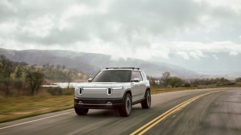 going-for-tesla:-rivian-electric-suv-is-already-being-manufactured