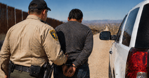 immigration-coup-in-texas:-court-allows-police-to-arrest-suspects-of-crossing-the-border