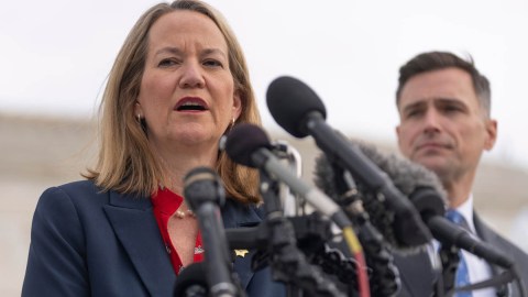 arizona-opposes-construction-of-immigration-detention-center-near-dangerous-site