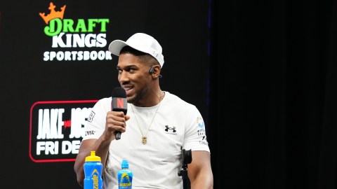 anthony-joshua-and-tyson-fury-reached-an-agreement-to-face-each-other-this-year