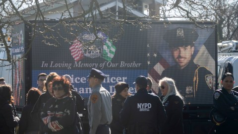 police-murderer-in-new-york-whose-case-mobilized-trump-is-sentenced-to-life-in-prison