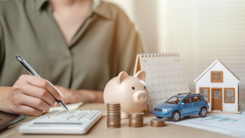 analysis-revealed-that-more-than-70%-of-american-adults-do-not-feel-financially-secure
