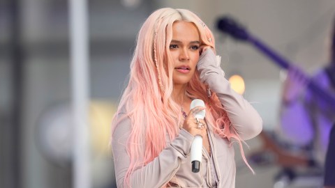 karol-g-is-in-mourning-for-the-loss-of-an-family