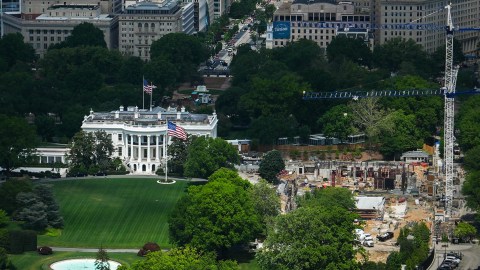 trump-takes-advantage-of-shooting-at-correspondents’-dinner-to-push-his-ballroom-in-the-white-house