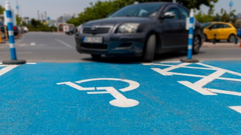 what-happens-in-california-if-you-park-in-a-disabled-space:-what-the-law-says