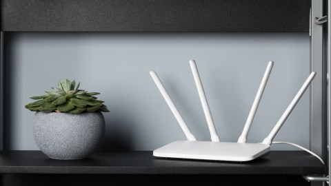 the-device-that-you-should-never-bring-close-to-your-router-and-that-is-destroying-the-speed-of-your-wifi