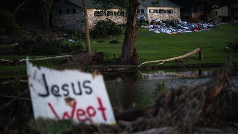 investigator-blames-poor-preparation-for-deaths-at-camp-mystic-and-shakes-texas