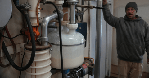growing-pressure-to-legalize-raw-milk,-ignoring-warnings-and-disease-outbreaks